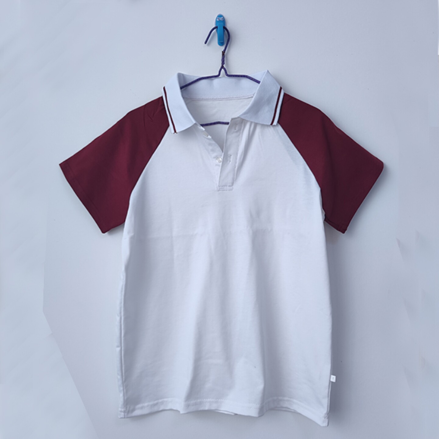 白色校服短袖酒红插肩袖白领拼酒红条男女通用款班服T恤POLO衫棉