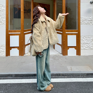 浅黄色皮毛一体毛毛短外套2025新款女冬季独特漂亮百搭棉服夹克图片