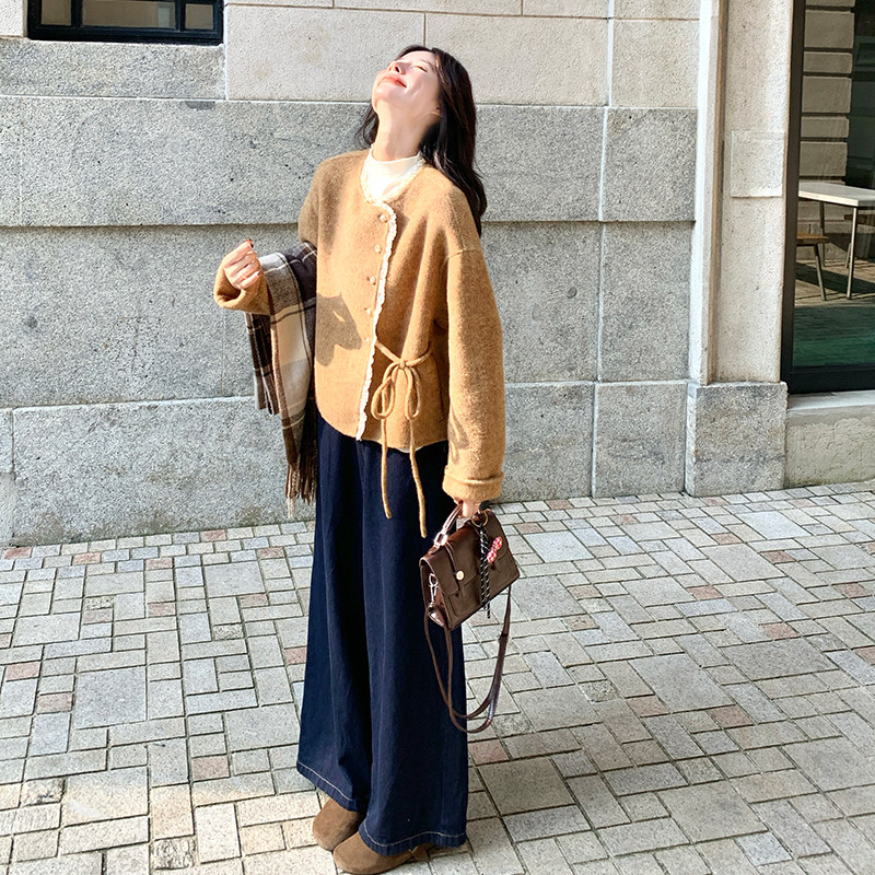 蕾丝拼接双面羊绒外套女2025冬季新款巨好看气质减龄短款毛呢上衣图片