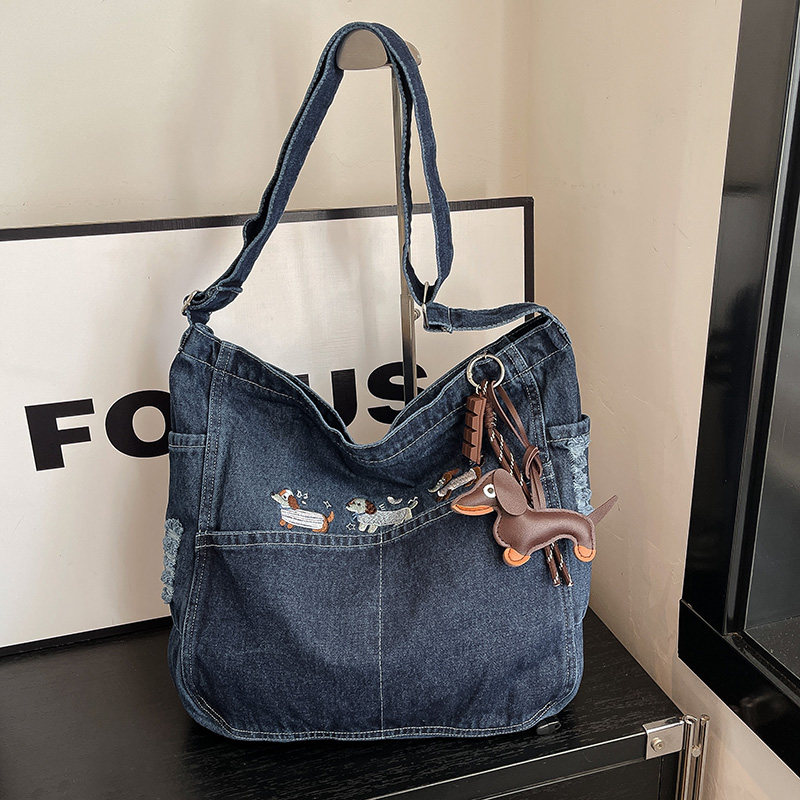 水洗牛仔布包包女2026大容量斜挎包学生日常托特包韩版简约单肩包