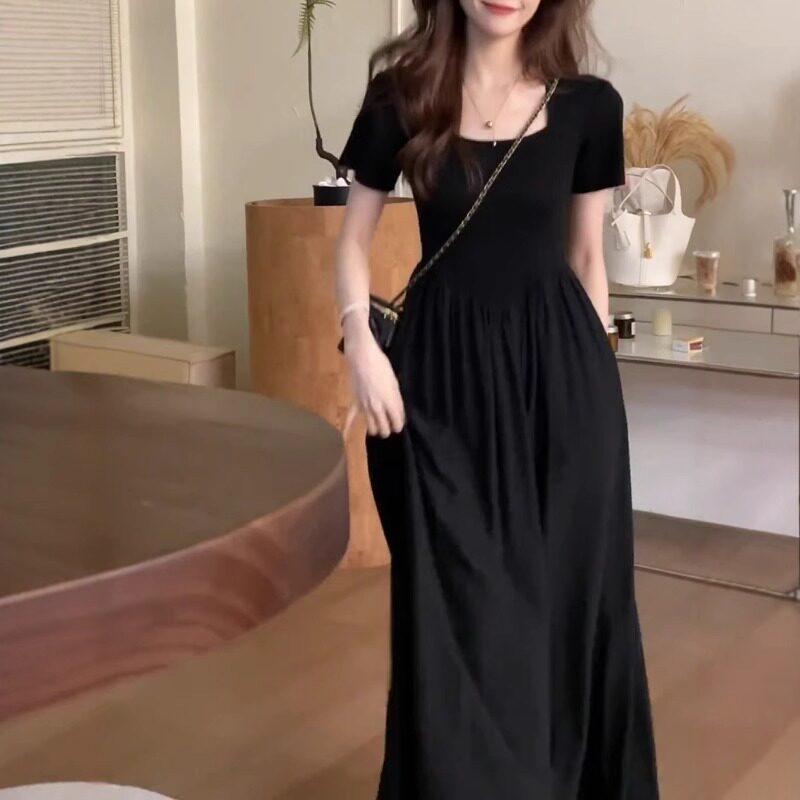 大码女装夏季新款法式赫本风连衣裙胖mm遮肉显瘦时尚设计感小黑裙