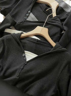 87864 女士牙签绒假两件打底衫 连帽撞色保暖长袖上衣 秋冬款女装