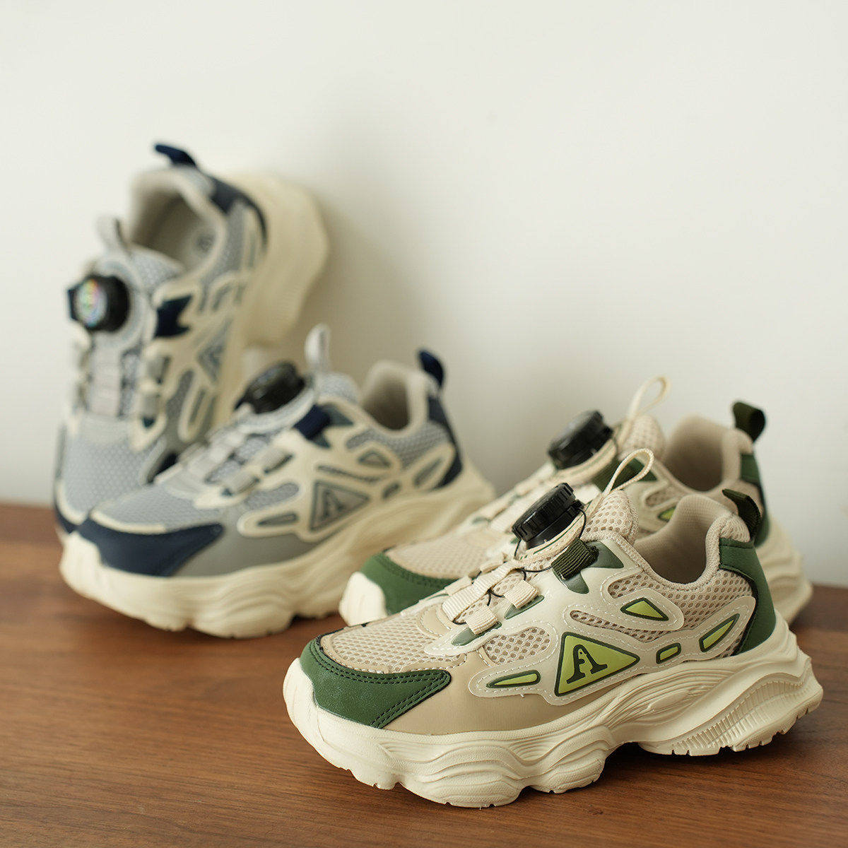 特 儿童旋转纽扣运动鞋 男童女童网眼透气跑步鞋 中大童软底鞋秋