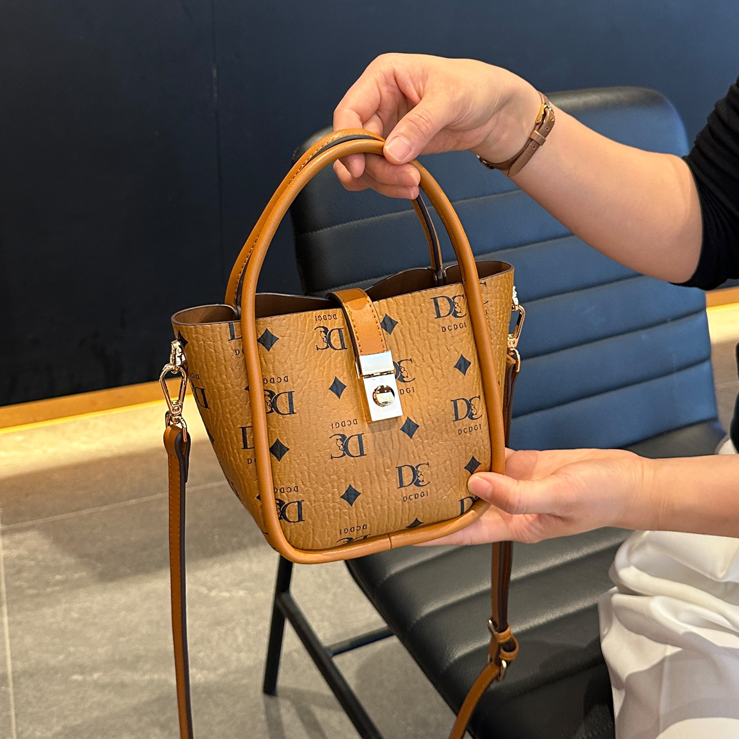 迷你手提包女2025新款菜篮子真皮水桶包软包百搭小巧斜挎单肩小包