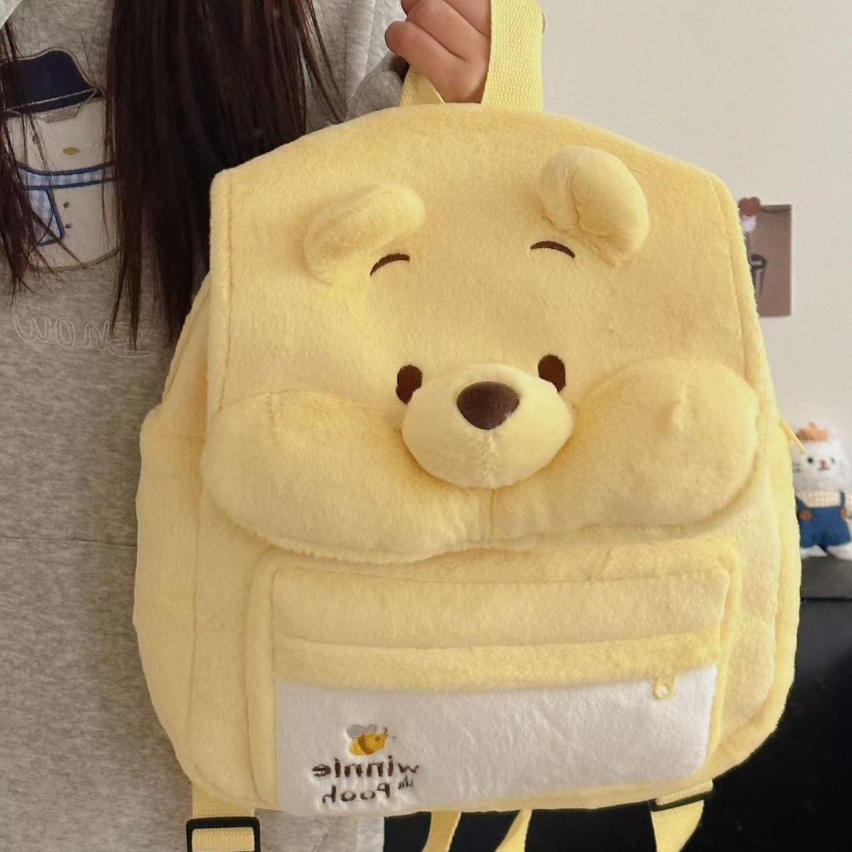 日系可爱黄色小熊维妮毛绒双肩包卡通玩偶休闲背包学生外出小书包