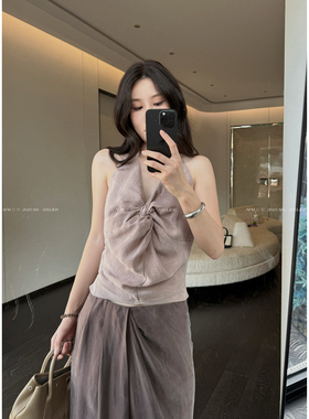 轻薄柔雾灰粉 100砂洗铜氨丝清冷设计感纽结挂脖上衣(限量）