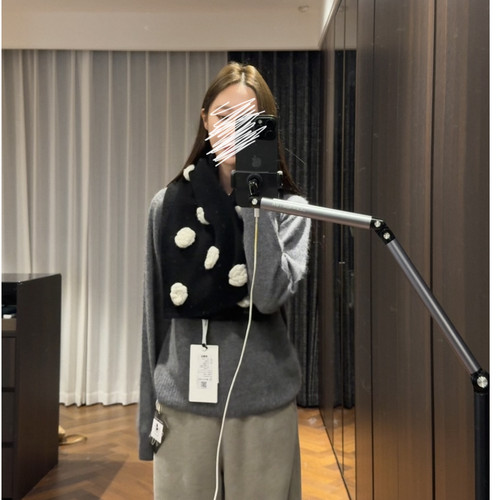 穿搭利器温暖保驾香香花朵围巾