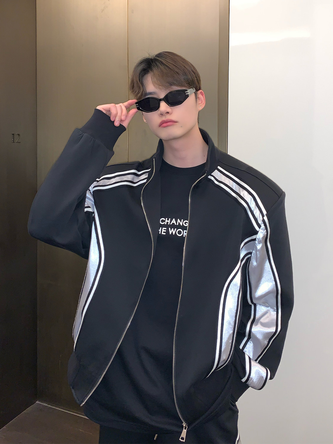 CUIBUJU 틈새 스티치 대비 스트라이프 캐주얼 정장 남성 느슨한 어깨 패드 스포츠 투피스 세트 다목적 세트