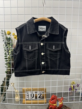 新 啦fu莱 春 黑色马甲 1761