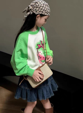 新款，欧bao女宝绿色草莓卫衣，67500