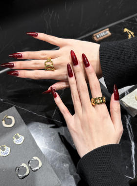 手工穿戴甲新年氛围感显白车厘子暗红色牛血红美甲小众可拆卸甲片