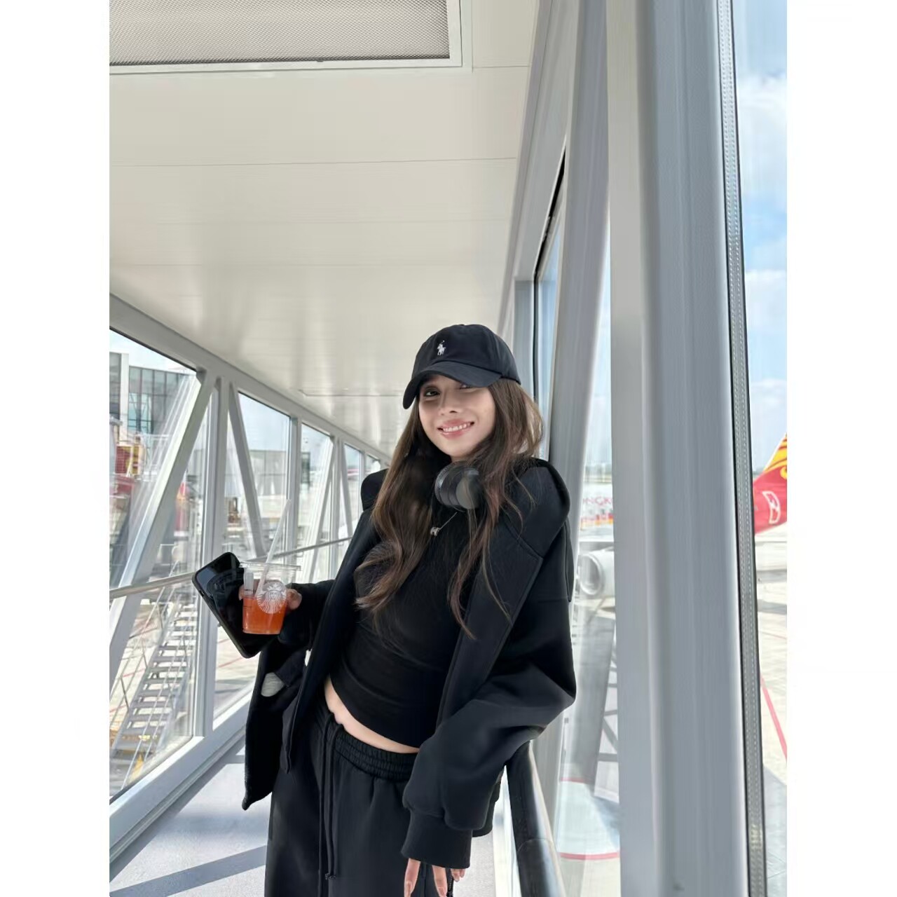 黑色时尚休闲套装女秋冬季加绒加厚连帽卫衣外套宽松阔腿裤两件套