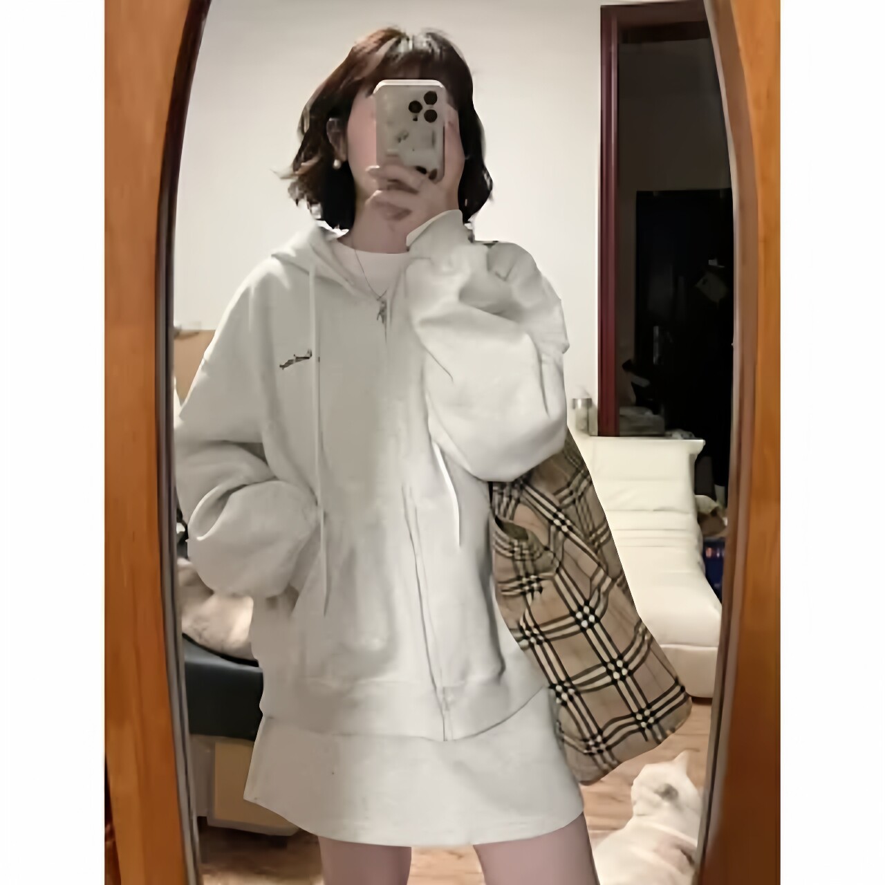 灰白色加绒休闲运动套装女秋冬季时尚连帽拉链卫衣内衬短裙两件套