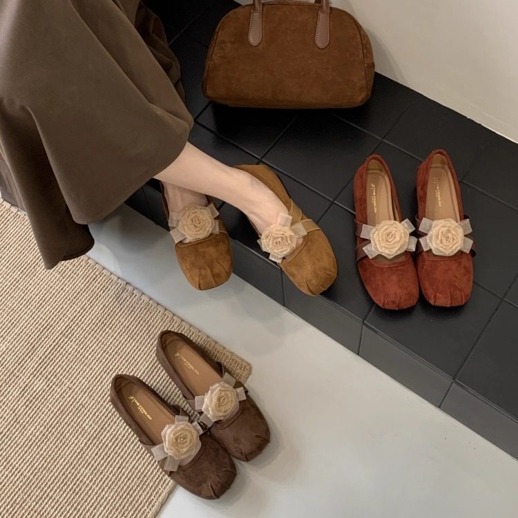 2025年秋季新款复古方头玛丽珍交叉带山茶花内增平底鞋女绒面单鞋,女鞋,玛丽珍鞋,淘宝优惠券,粉丝福利购,淘宝优惠卷