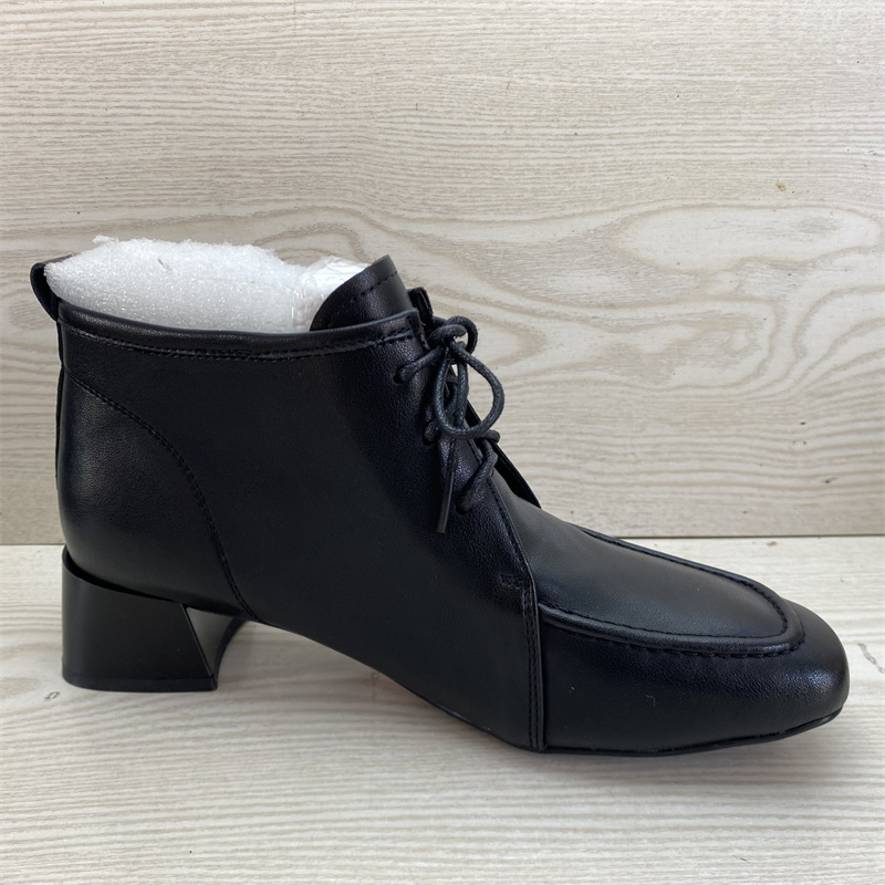 系带粗跟短靴百搭舒适机车靴