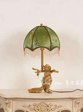 法式复古松鼠台灯布艺流苏灯罩卧室床头灯美式轻奢客厅装饰氛围灯