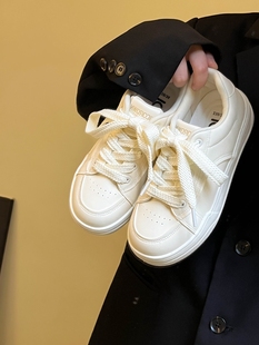 林先叁 奶油厚底小白鞋女2025新款小众chic百搭面包鞋学生板鞋子