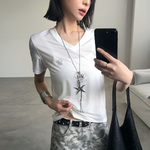 Match」V领短袖 万有引力博物馆 「All ü线下店同款 T恤女 wink