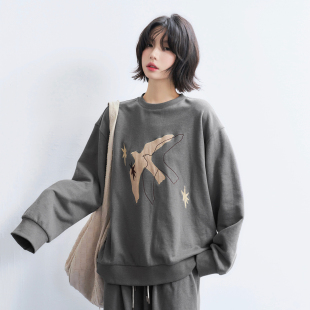 绣花圆领卫衣女秋装 ü线下店同款 上衣 wink 万有引力博物馆