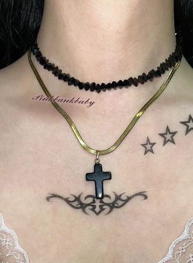 原创手工小众设计高级感琉璃十字架吊坠刀片蛇骨镀金叠戴项链颈链