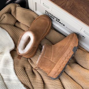 羊皮毛一体厚底轮胎底雪地靴女冬季防滑户外2025新款低帮短筒棉鞋