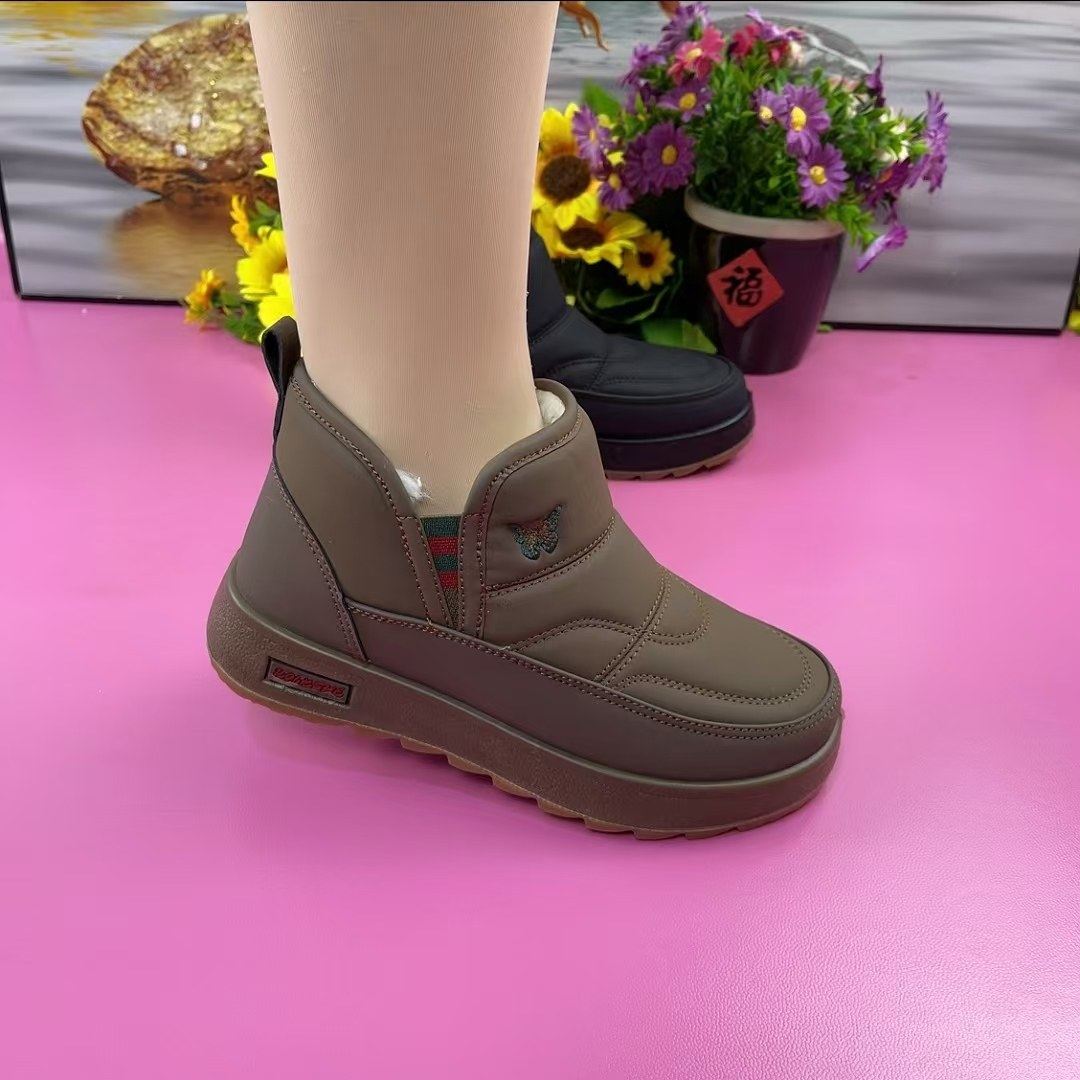 老北京布鞋女冬季加绒加厚新款妈妈鞋防滑软底舒适中老年保暖棉靴
