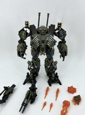 【全新现货】MPM15吵闹ko大师级MMP15吵闹变形电影坦克机器人