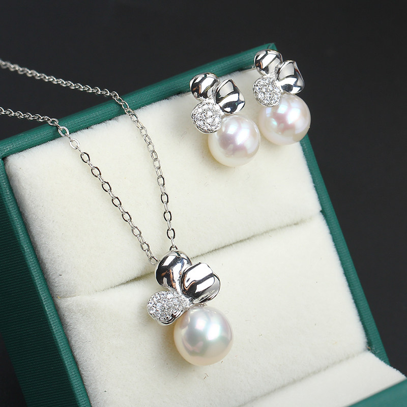 金色三瓣花朵珍珠项链耳钉套装