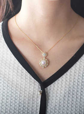 时尚精致锆石镶嵌吊坠S925纯银