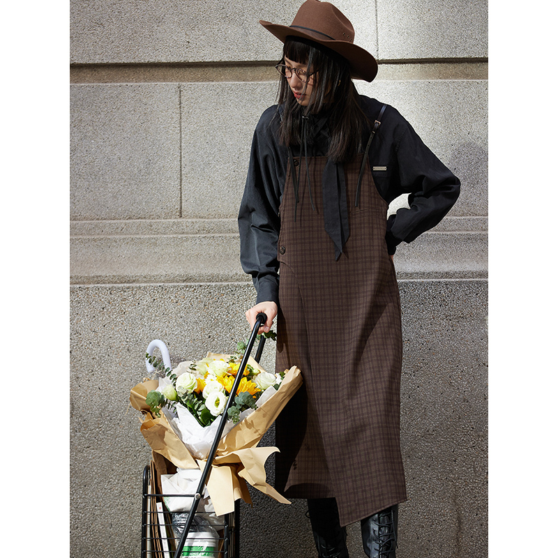 秋冬直降/原创设计加厚冬不规则叠片式格子黑色吊带裙连衣裙4037