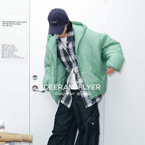 绗棉连身袖两色短款连帽棉服外套