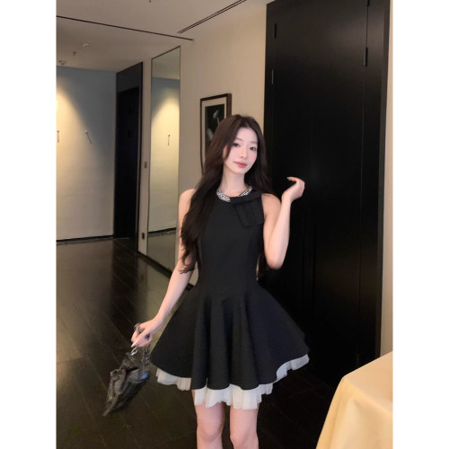 2026超好看新款A字裙生日party小礼裙显瘦无袖背心裙黑色女生夏装