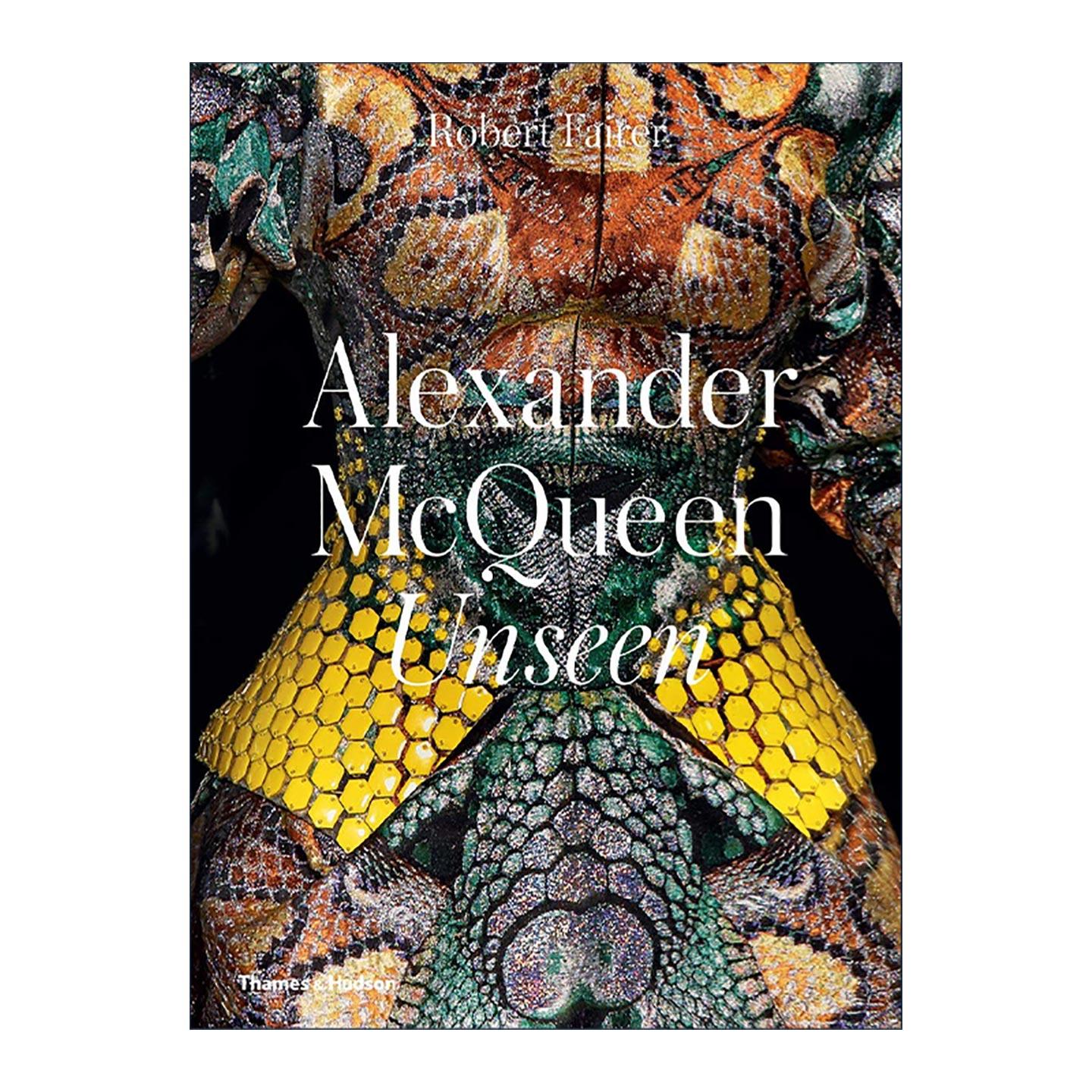 英文原版 Alexander Mcqueen Unseen 亚历山大·麦昆 前所未见 服装设计 时尚服饰T台走秀摄影画册精装 英文版 进口英语原版书籍