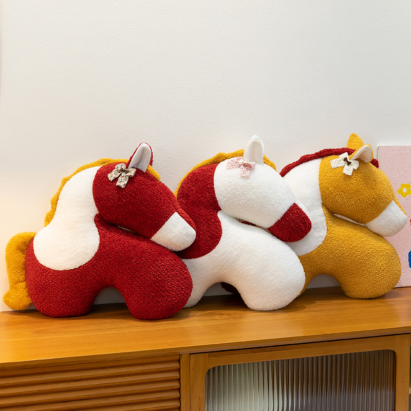 马头抱枕喜庆简约毛绒玩偶公仔生日礼物送男女生年货小马搞怪娃娃