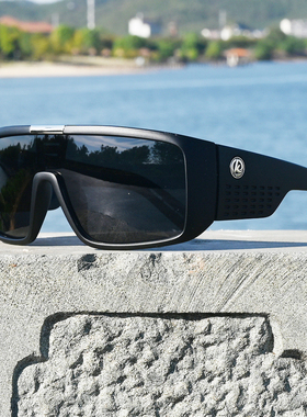 男士连体偏光太阳镜时尚运动休闲防风镜一体墨镜男砂黑色眼镜宽腿