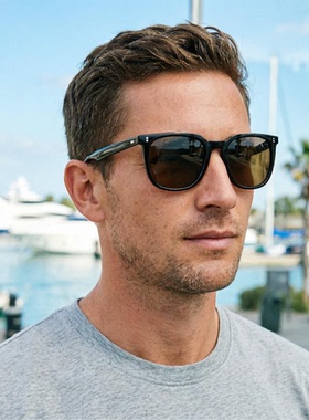 板材灰绿色方形墨镜偏光