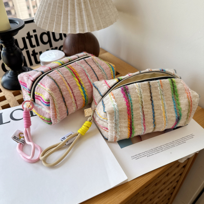 2025新款便携式大容量化妆包