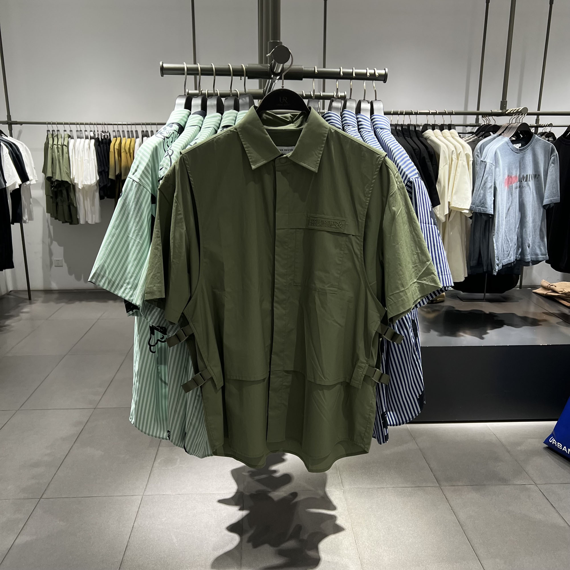 UR国内代购2025夏季男装潮流机能风超宽松短袖开襟衬衫UMV250047