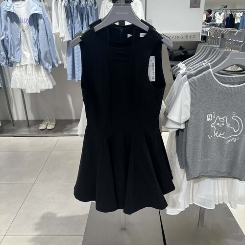 UR国内代购2026夏季女装休闲都市立体蝴蝶结收腰连衣裙UYU760043