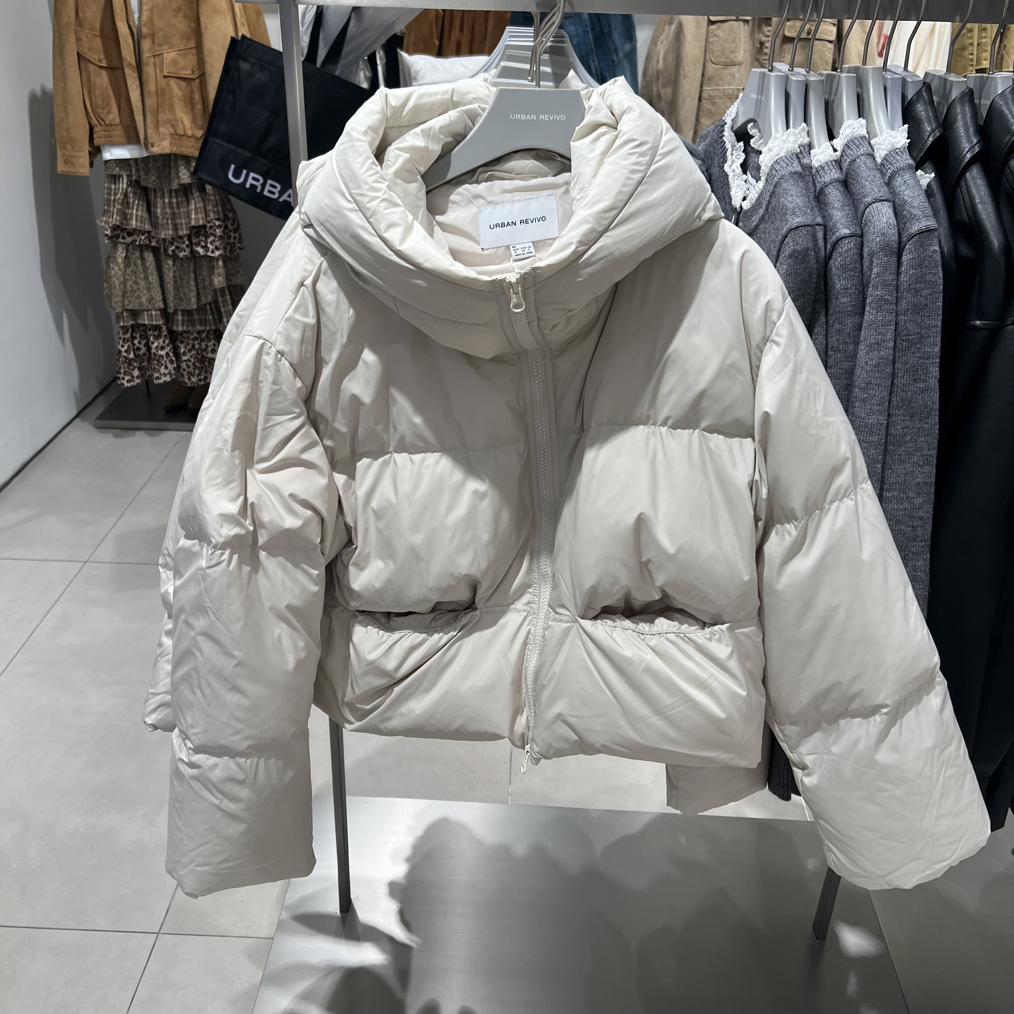 UR国内代购2025冬季女时尚休闲双拉链连帽宽松羽绒外套UYY150058