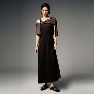 UR国内代购2026春季女装休闲不规则拼接条纹褶皱连衣裙UWH760018