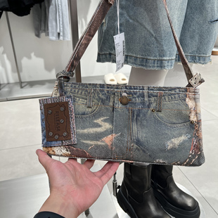 UR国内代购2025夏季女士复古牛仔丹宁印花单肩斜挎包UAYB50092