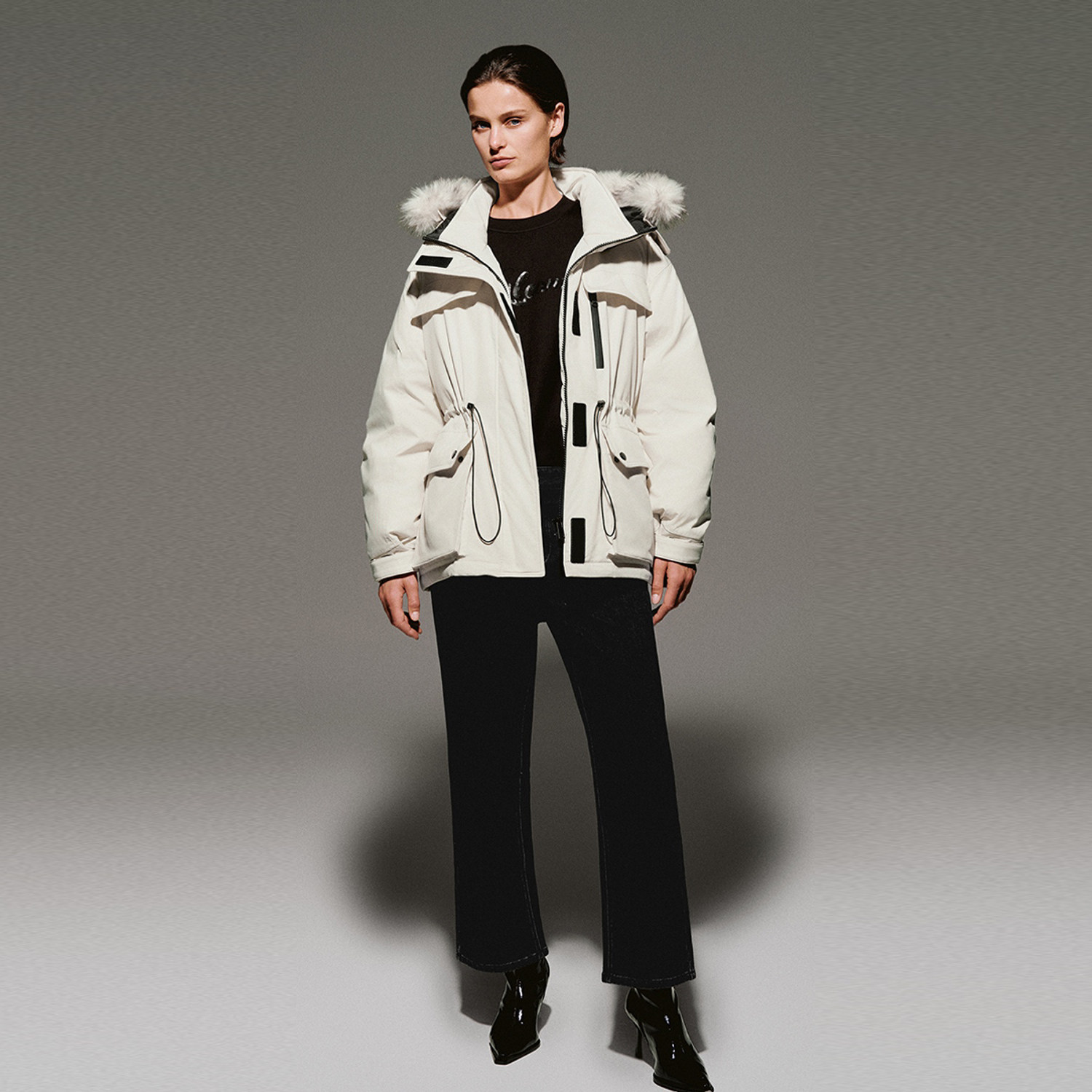 UR国内代购2025冬季女装休闲机能毛领连帽抽绳羽绒外套UWH150067