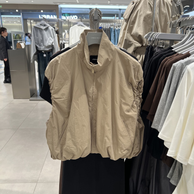 UR国内代购2026春季女装潮流利落立领松紧下摆拉链马甲UWJ160028