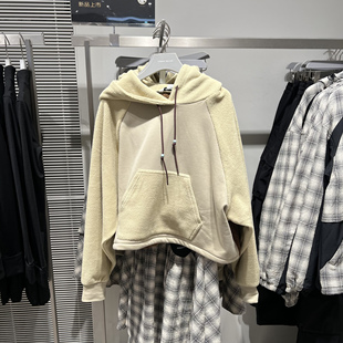 UR国内代购2025冬季女潮流连帽撞色拼接抓绒超宽松卫衣UYN460001