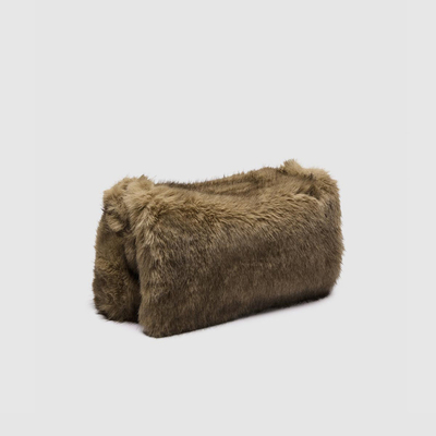 UR国内代购2025秋季女士复古时尚流光风毛绒单肩斜挎包UAWB50228