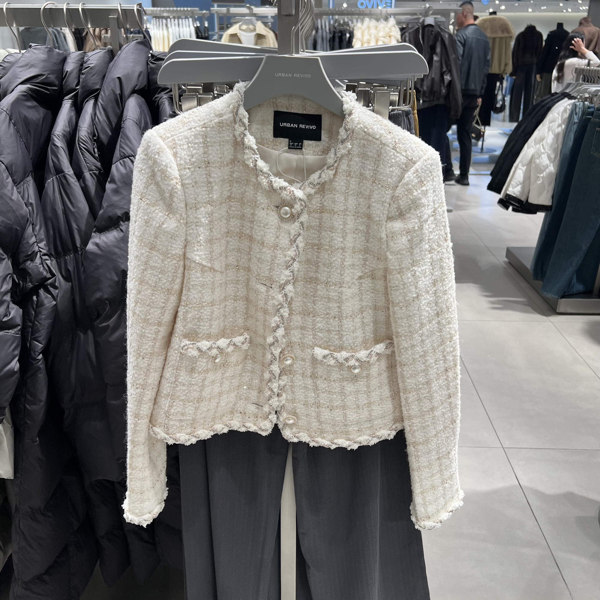 UR国内代购2025冬季女装魅力气质小香亮丝格纹短款外套UWG150187