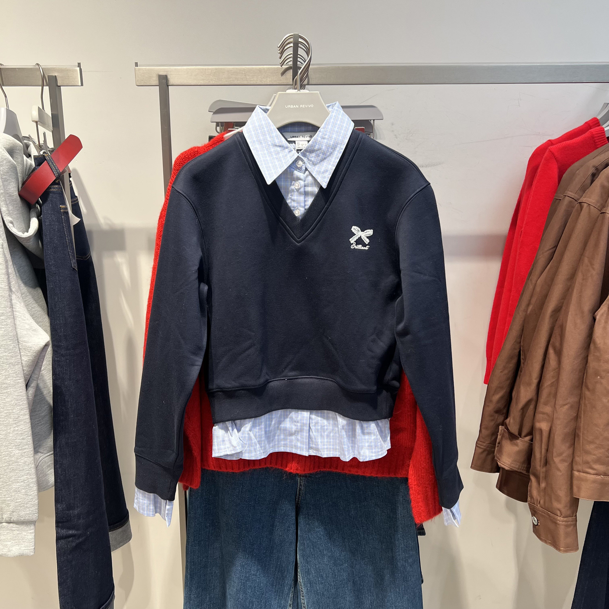 UR国内代购2025冬季女装都市学院风拼接假两件格纹卫衣UYU460006