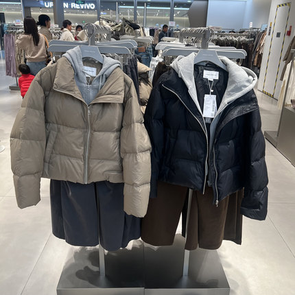 UR国内代购2024冬季女装街潮拼接假两件宽松连帽羽绒服UYY140012