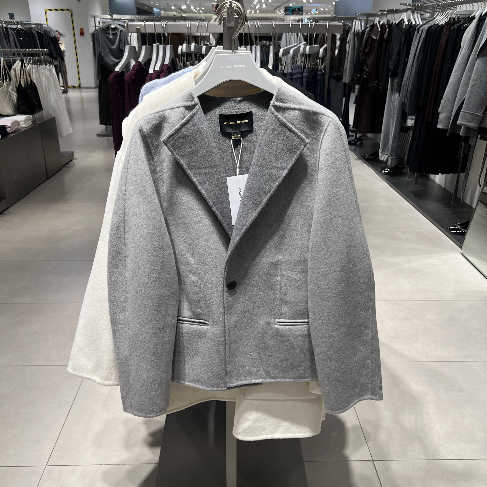 UR国内代购2025冬季女装都市通勤含羊毛撞色领毛呢外套ULG150009